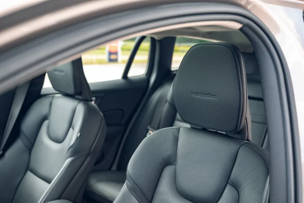 Foto 3 van fotogallerij Volvo V60 T8 uit 2019