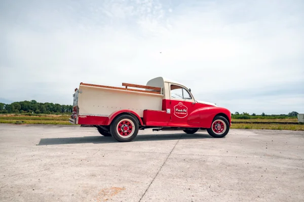 Foto 4 van fotogallerij Peugeot 203 C8 Pick-up uit 1954