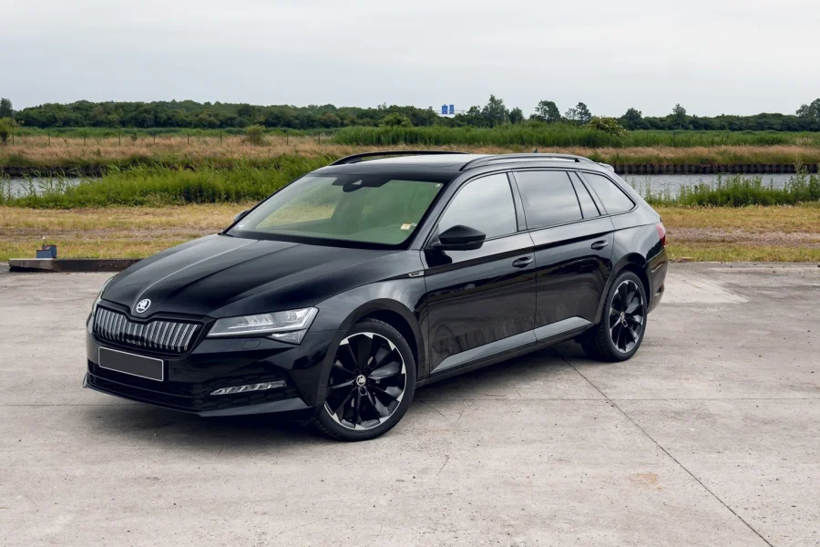 Foto 0 van fotogallerij Skoda Superb Combi 1.5TSi DSG Sportline uit 2020