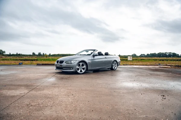 Foto 4 van fotogallerij BMW 335i uit 2010