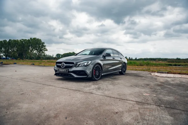 Foto 1 van fotogallerij Mercedes-Benz CLA 45 uit 2017