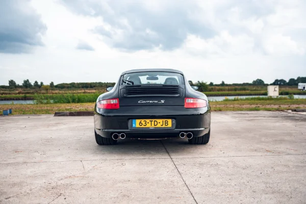Foto 4 van fotogallerij Porsche 911 3.8 Carrera S uit 2006