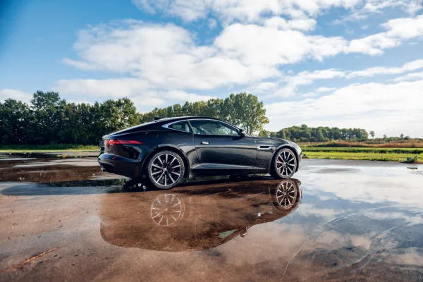 Foto 4 van fotogallerij Jaguar F-Type uit 2016