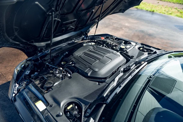 Foto 2 van fotogallerij Jaguar F-Type uit 2016