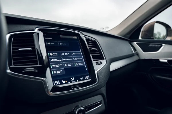 Foto 33 van fotogallerij Volvo XC90 T8 uit 2016