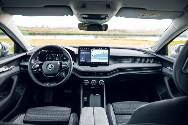 Foto 1 van fotogallerij Skoda Superb Combi 1.5TSi MHEV uit 2024