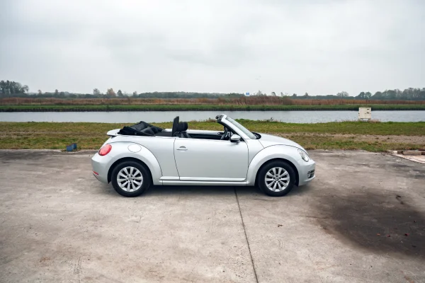Foto 24 van fotogallerij Volkswagen Beetle uit 2014