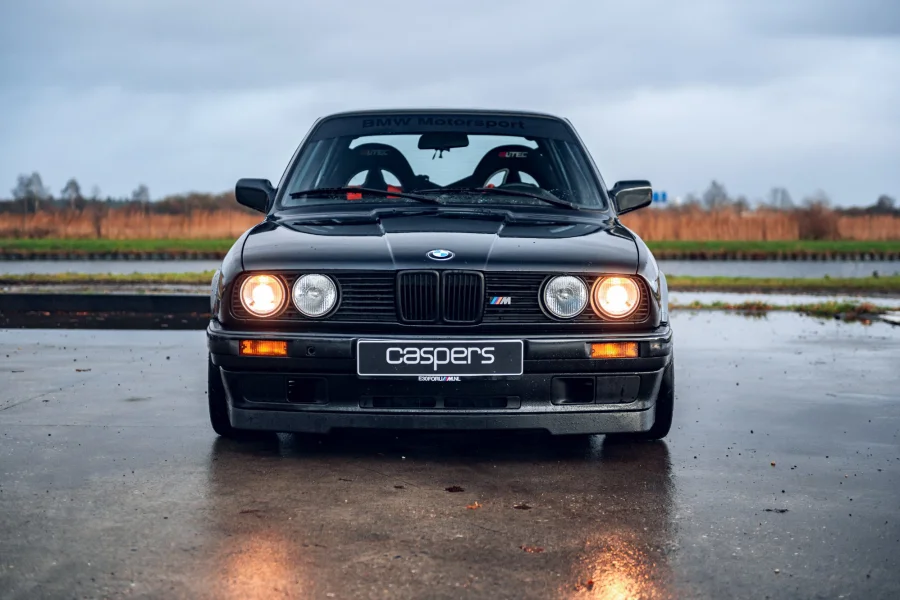 Foto 0 van fotogallerij BMW E30 325i uit 1987