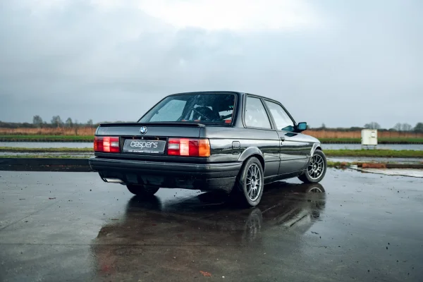 Foto 4 van fotogallerij BMW E30 325i uit 1987