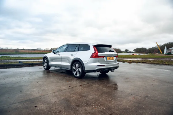 Foto 6 van fotogallerij Volvo V60 Cross Country uit 2020