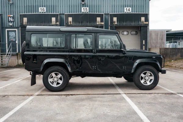 Foto 6 van fotogallerij Land Rover Defender 2.2 D SW 110