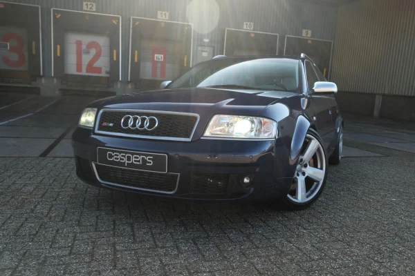 Foto 3 van fotogallerij Audi A6 Avant - 4.2 quattro RS 6 uit 2003