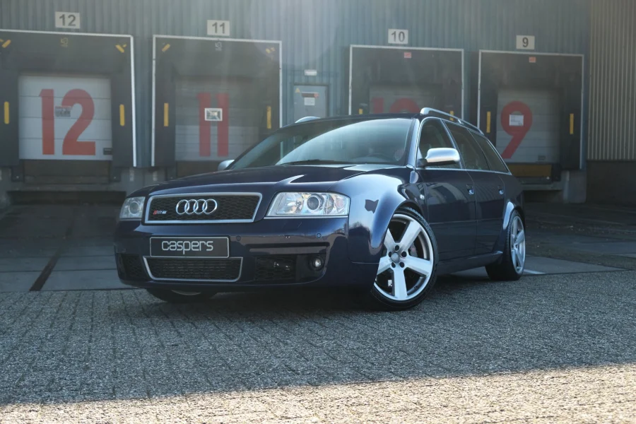 Foto 0 van fotogallerij Audi A6 Avant - 4.2 quattro RS 6 uit 2003