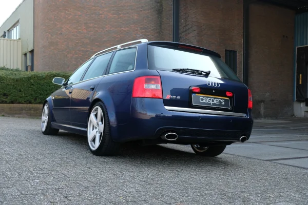 Foto 8 van fotogallerij Audi A6 Avant - 4.2 quattro RS 6 uit 2003