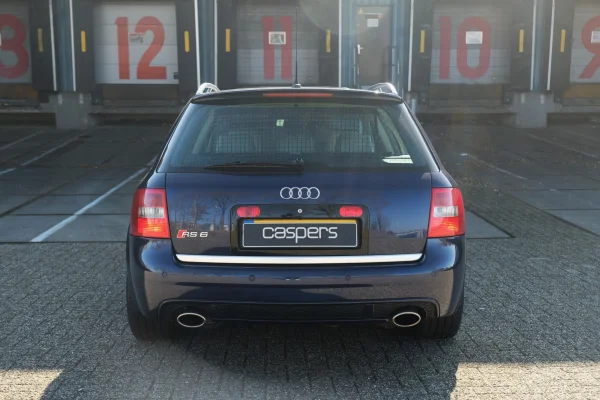 Foto 10 van fotogallerij Audi A6 Avant - 4.2 quattro RS 6 uit 2003