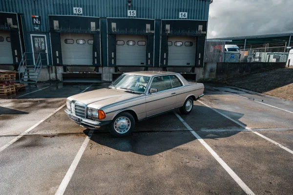 Foto 3 van fotogallerij Mercedes-Benz Mercedes 280CE uit 1985