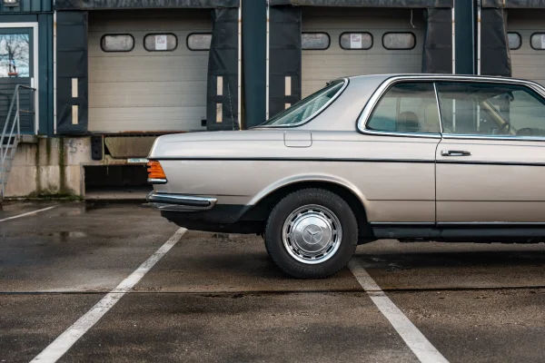 Foto 9 van fotogallerij Mercedes-Benz Mercedes 280CE uit 1985