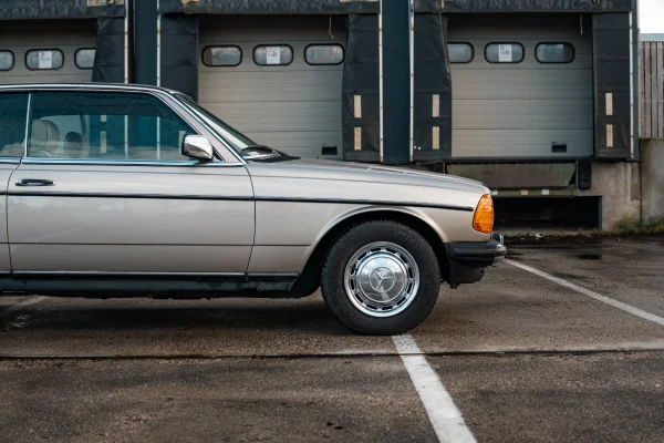 Foto 7 van fotogallerij Mercedes-Benz Mercedes 280CE uit 1985
