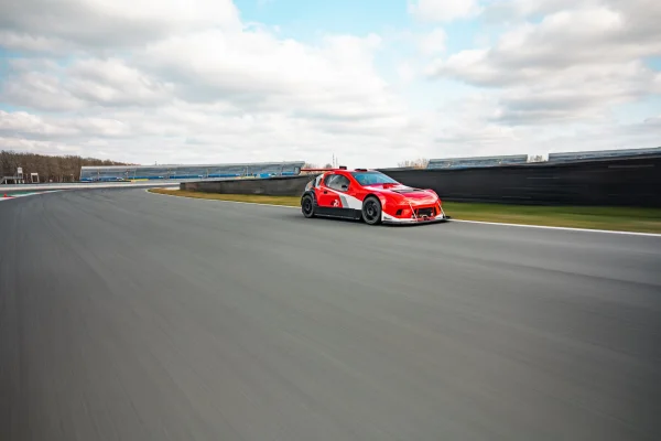 Foto 15 van fotogallerij AT Motorsport ATR3 uit 2016