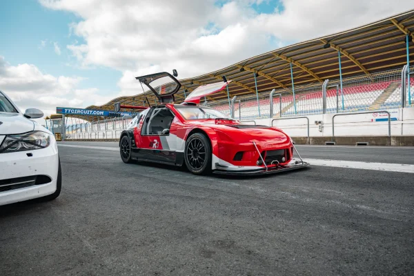 Foto 16 van fotogallerij AT Motorsport ATR3 uit 2016