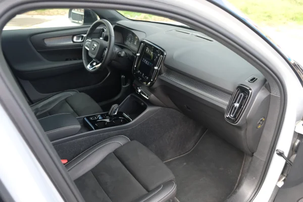 Foto 22 van fotogallerij Volvo XC40 T4 Recharge uit 2022