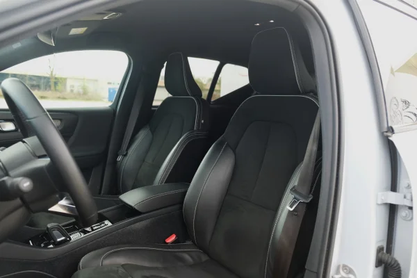 Foto 25 van fotogallerij Volvo XC40 T4 Recharge uit 2022