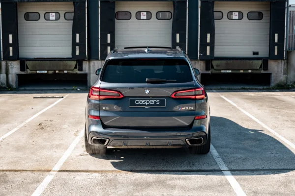 Foto 9 van fotogallerij BMW X5 M50i uit 2019