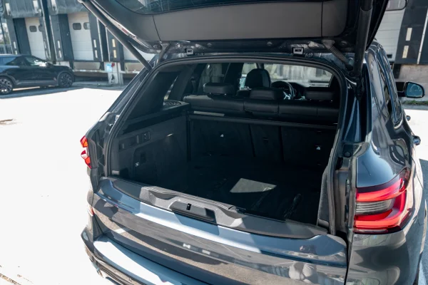 Foto 13 van fotogallerij BMW X5 M50i uit 2019