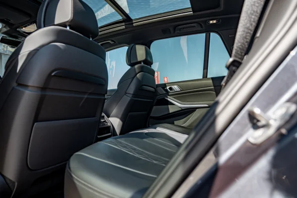 Foto 14 van fotogallerij BMW X5 M50i uit 2019