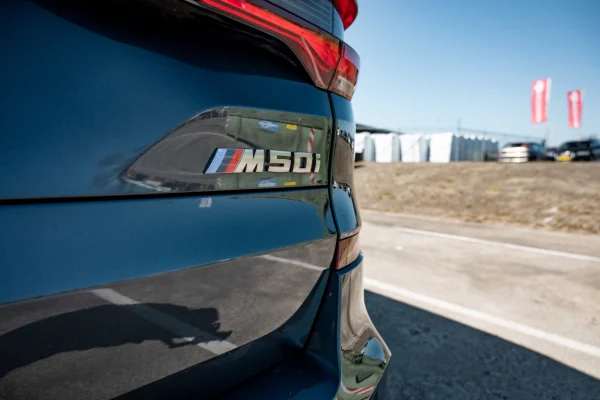 Foto 26 van fotogallerij BMW X5 M50i uit 2019