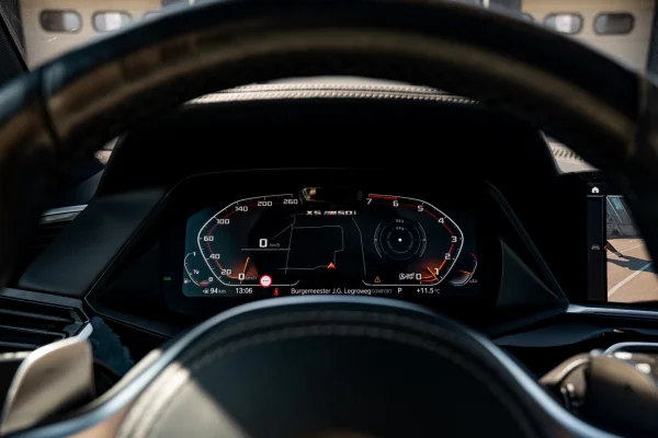 Foto 24 van fotogallerij BMW X5 M50i uit 2019