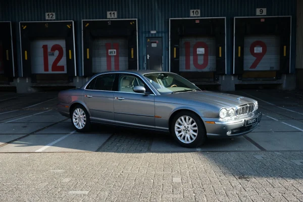 Foto 10 van fotogallerij Jaguar XJ 4.2 V8 uit 2004