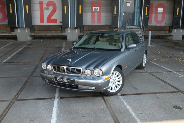 Foto 9 van fotogallerij Jaguar XJ 4.2 V8 uit 2004