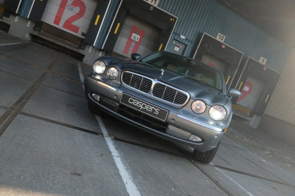 Foto 5 van fotogallerij Jaguar XJ 4.2 V8 uit 2004