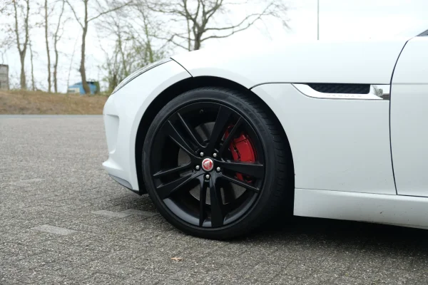 Foto 7 van fotogallerij Jaguar F-Type uit 2016