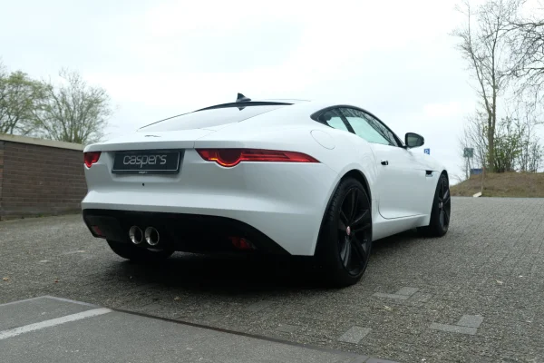 Foto 4 van fotogallerij Jaguar F-Type uit 2016