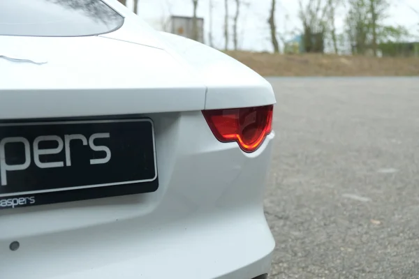 Foto 5 van fotogallerij Jaguar F-Type uit 2016