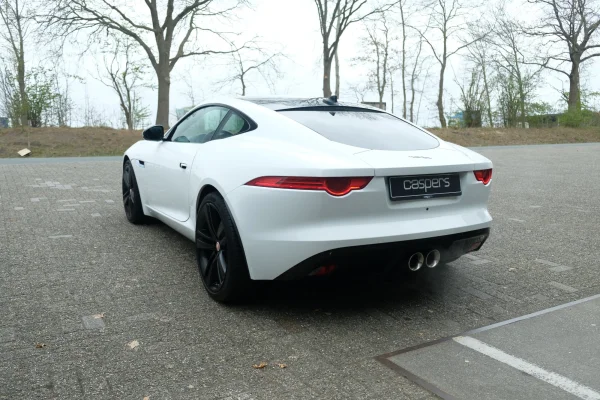 Foto 3 van fotogallerij Jaguar F-Type uit 2016
