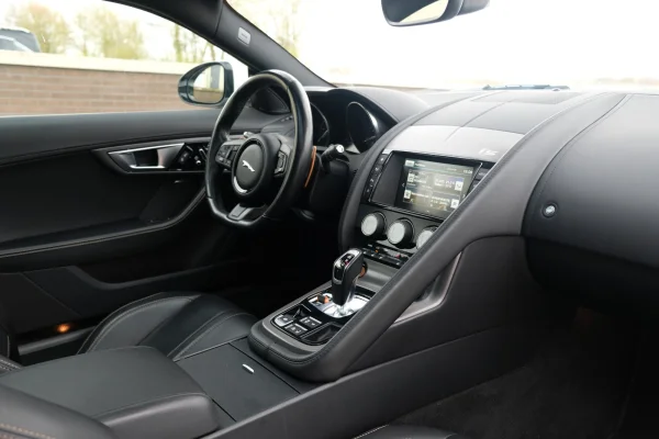 Foto 15 van fotogallerij Jaguar F-Type uit 2016