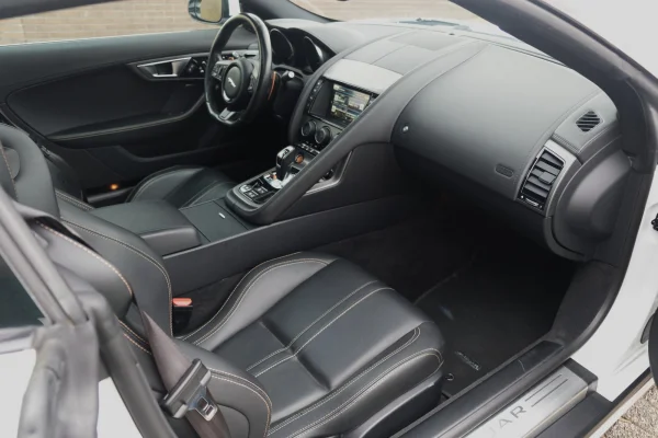 Foto 16 van fotogallerij Jaguar F-Type uit 2016
