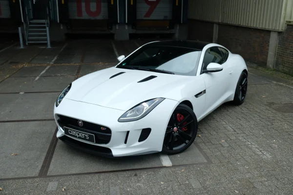 Foto 2 van fotogallerij Jaguar F-Type uit 2016