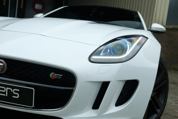 Foto 8 van fotogallerij Jaguar F-Type uit 2016