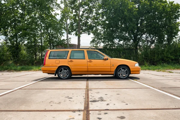 Foto 3 van fotogallerij Volvo V70 R uit 1998