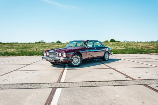 Foto 2 van fotogallerij Jaguar XJ uit 1987