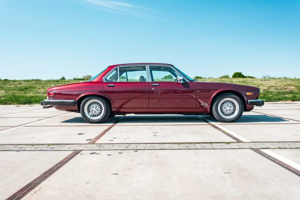 Foto 5 van fotogallerij Jaguar XJ uit 1987