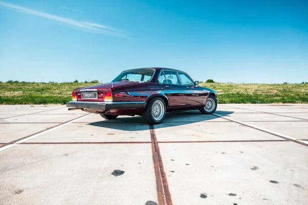 Foto 3 van fotogallerij Jaguar XJ uit 1987