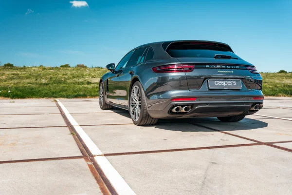 Foto 1 van fotogallerij Porsche Panamera Sport Turismo uit 2020