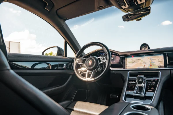 Foto 15 van fotogallerij Porsche Panamera Sport Turismo uit 2020
