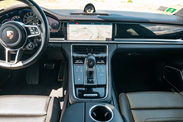 Foto 28 van fotogallerij Porsche Panamera Sport Turismo uit 2020