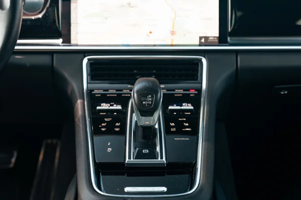 Foto 29 van fotogallerij Porsche Panamera Sport Turismo uit 2020